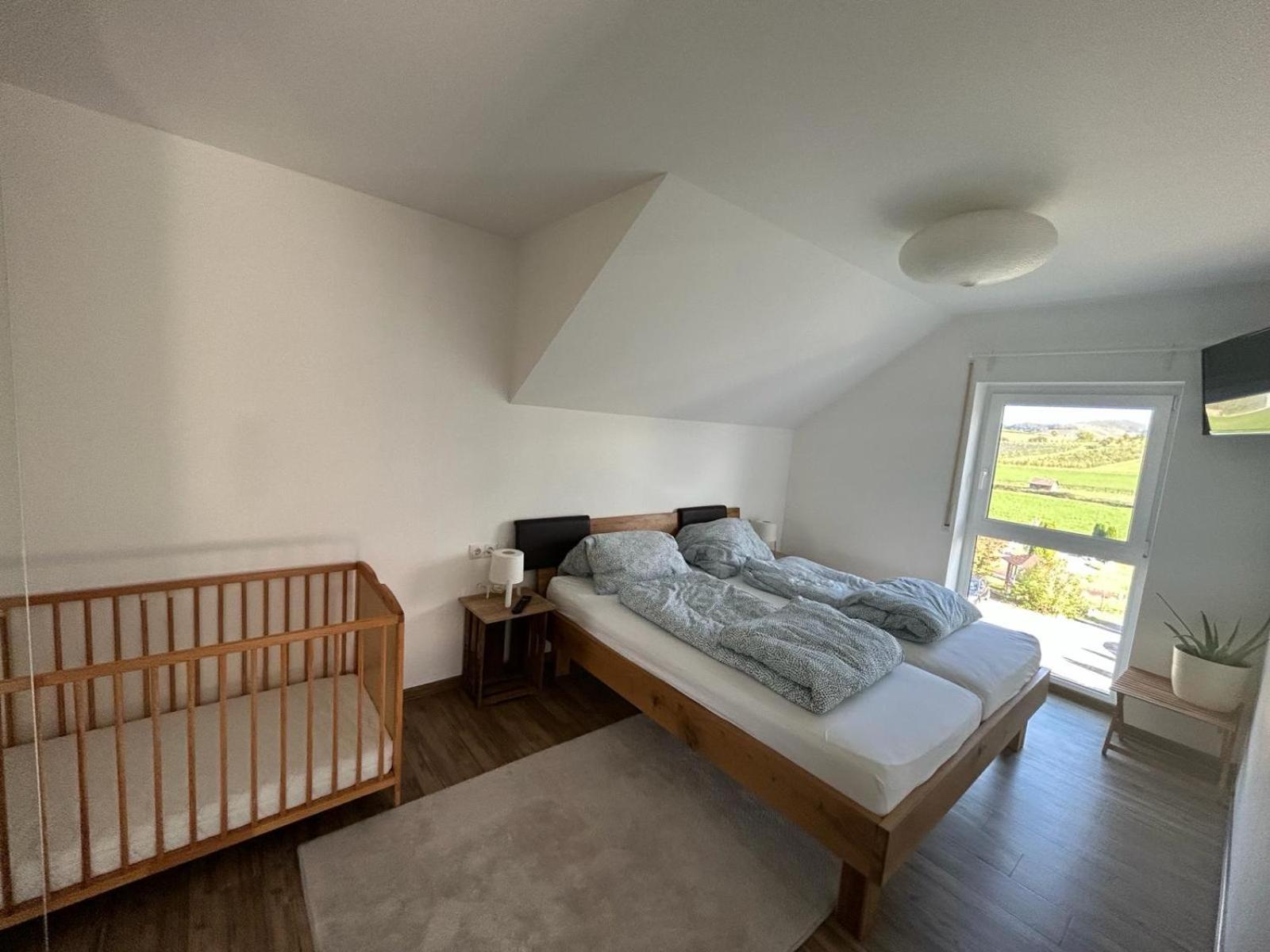 3 Zimmer Neubauwohnung In Der Schwaebischen Toskana Löwenstein Extérieur photo